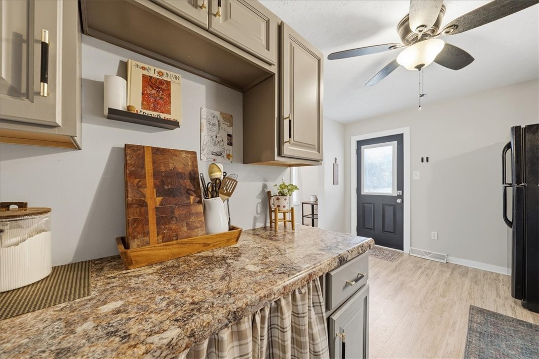 1807 Wade Street Extension