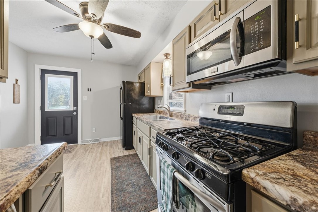 1807 Wade Street Extension