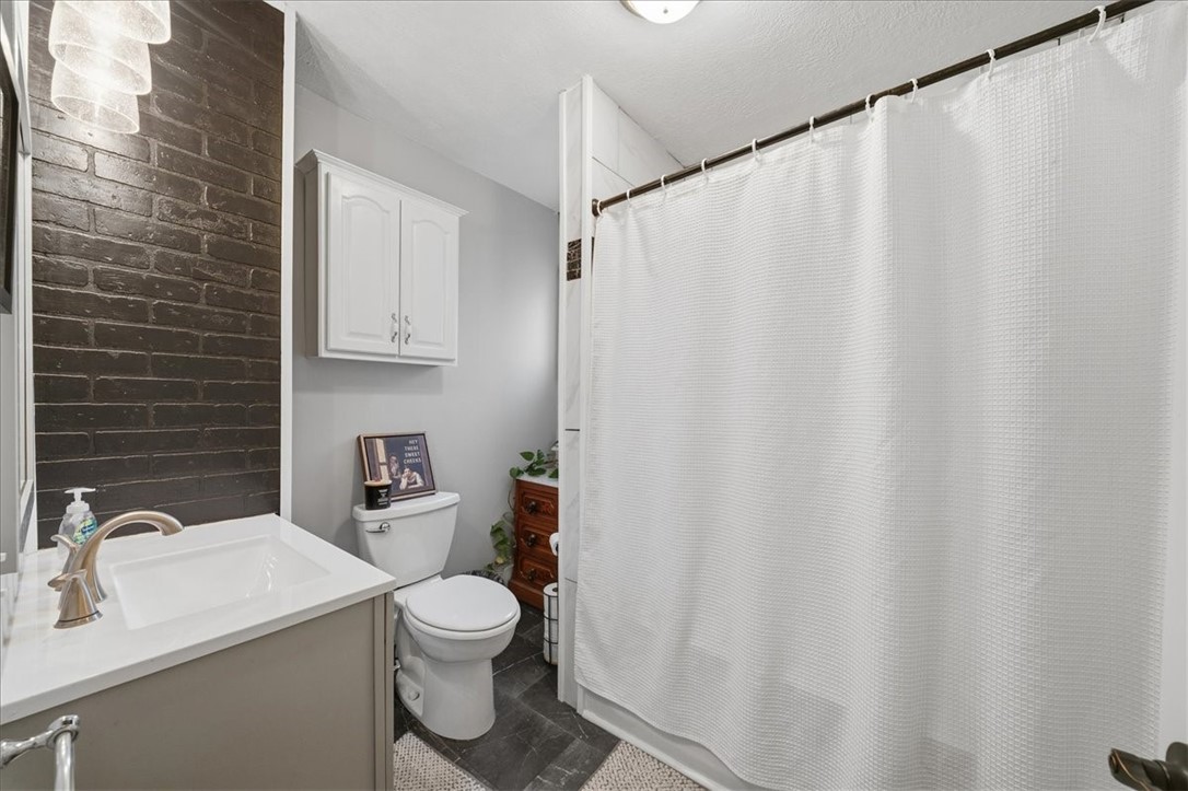 1807 Wade Street Extension