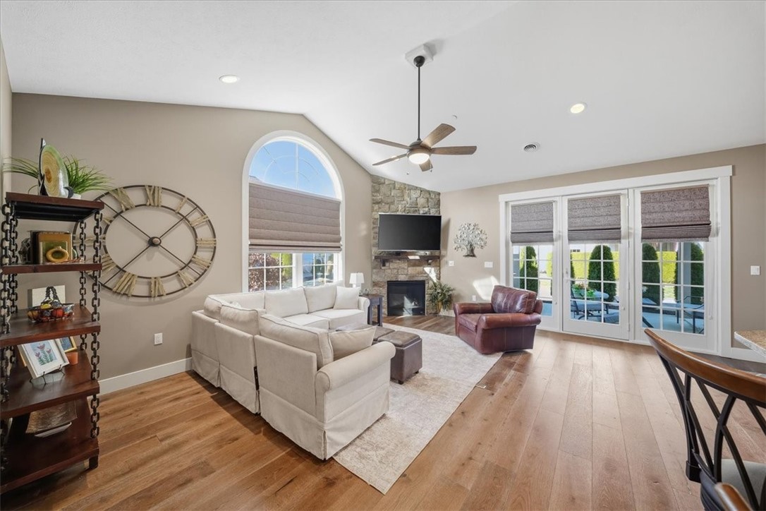 4003 Abbie Ln