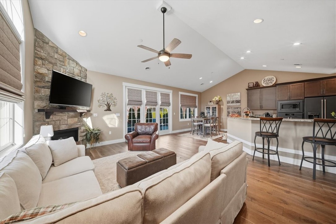 4003 Abbie Ln