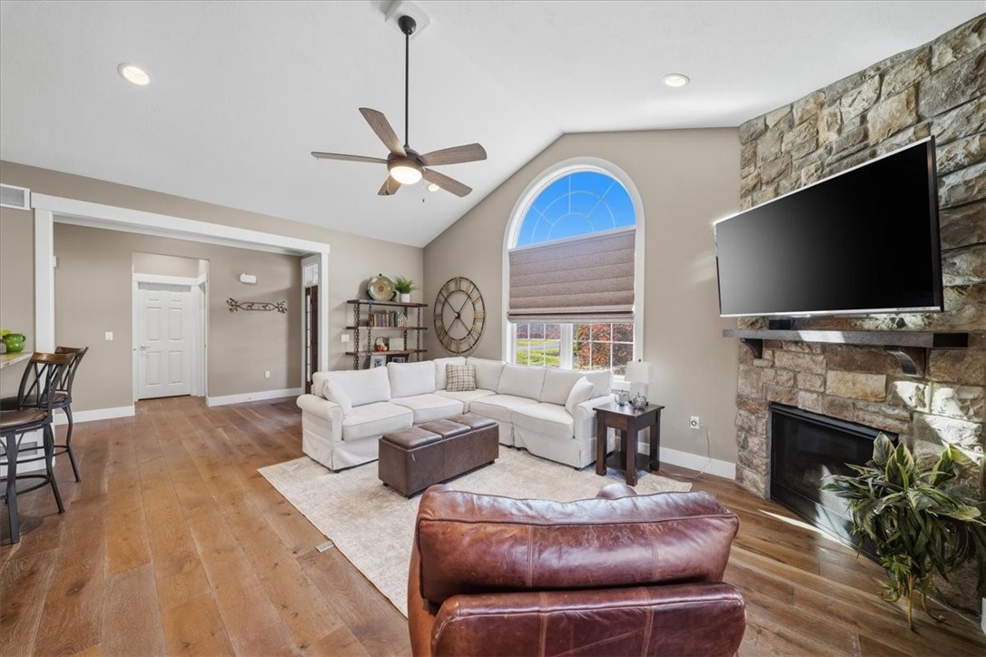 4003 Abbie Ln