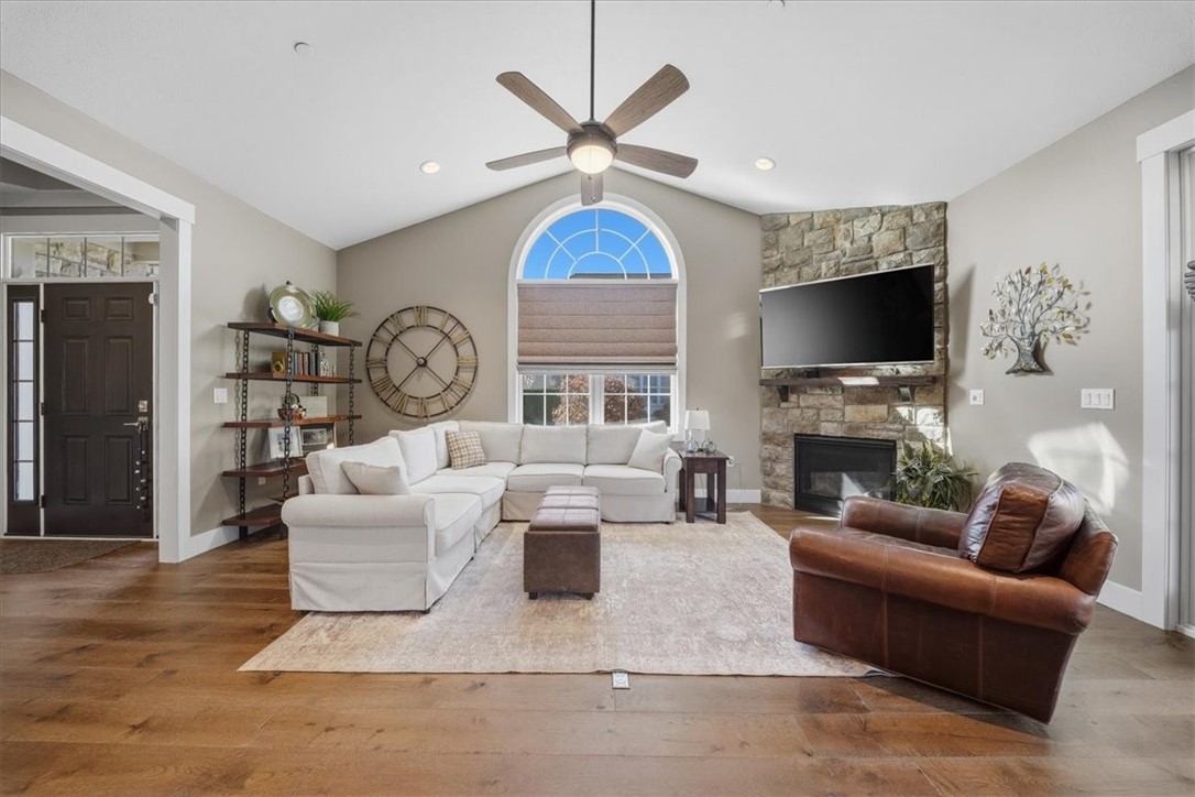 4003 Abbie Ln
