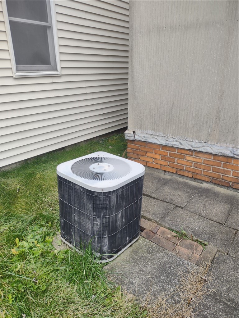 721-723-725 Lawrence Ave