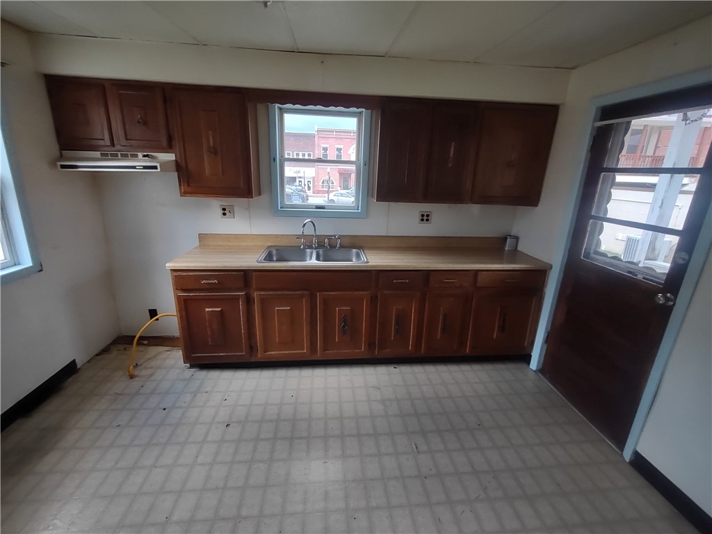 721-723-725 Lawrence Ave.