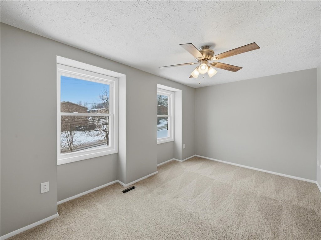 7305 Lafayette Sq