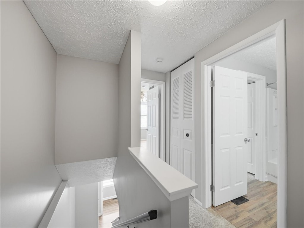 7305 Lafayette Sq