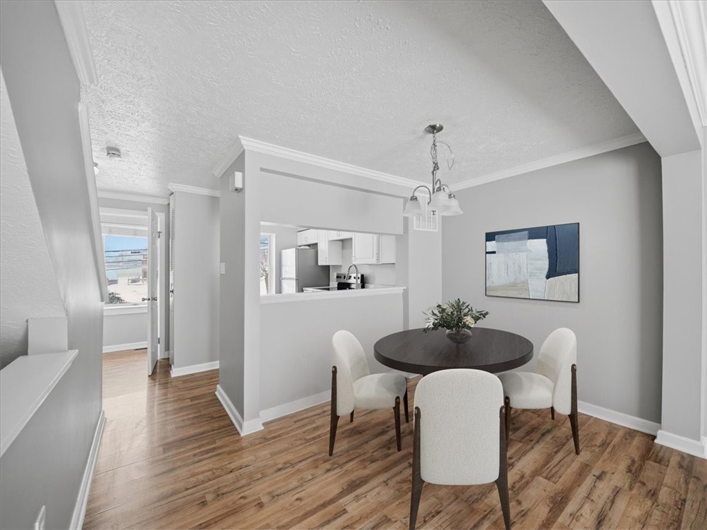 7305 Lafayette Sq