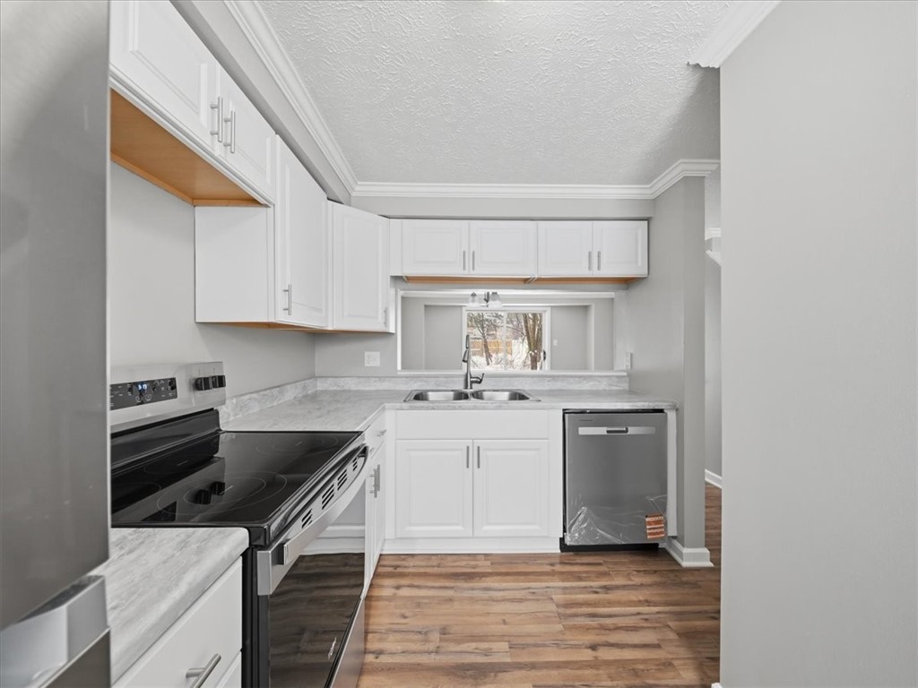 7305 Lafayette Sq