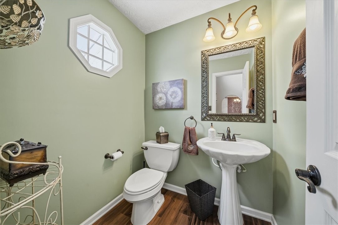 140 Cedar Ridge Dr