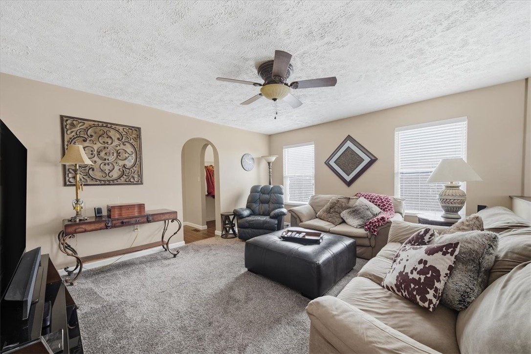 140 Cedar Ridge Dr