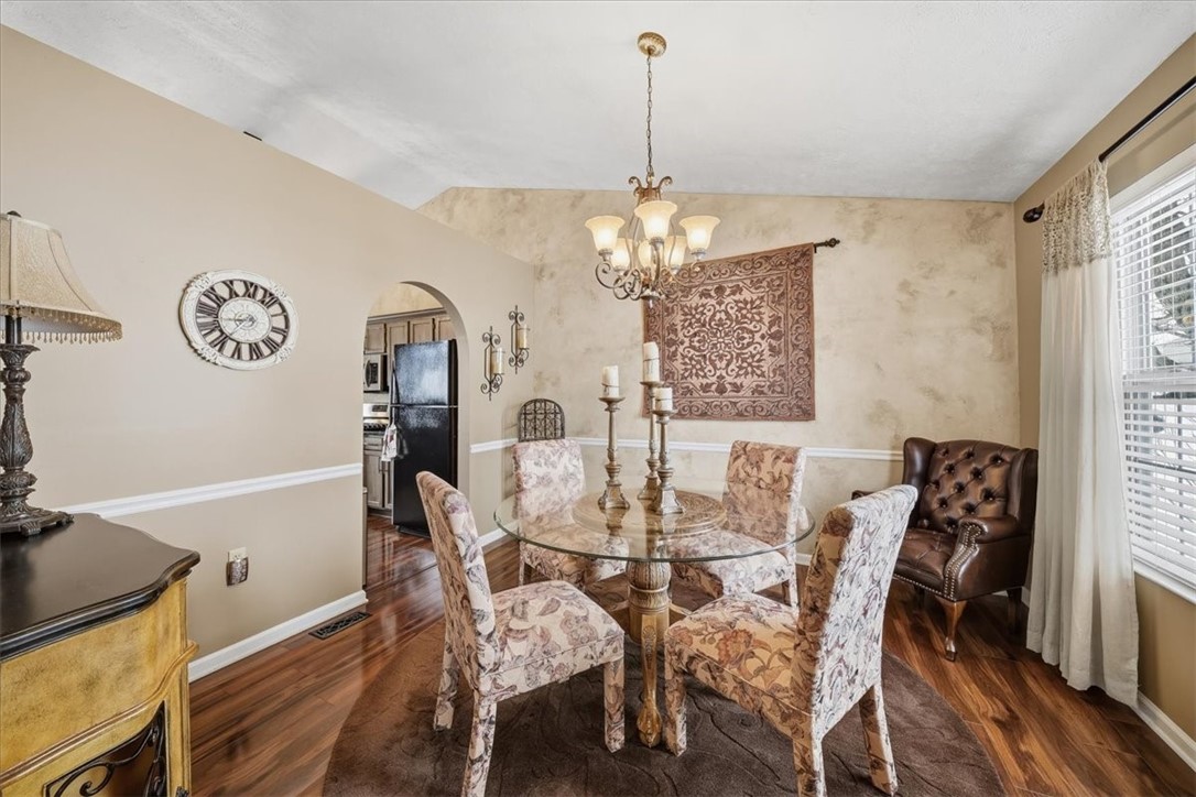 140 Cedar Ridge Dr