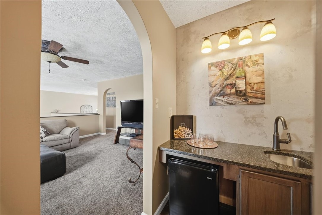 140 Cedar Ridge Dr