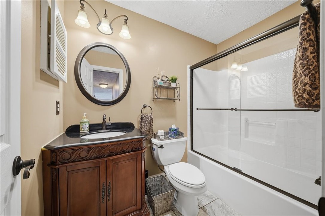 140 Cedar Ridge Dr