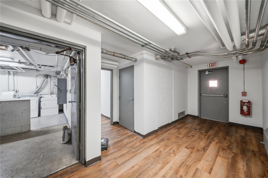 111-121 Locust Street