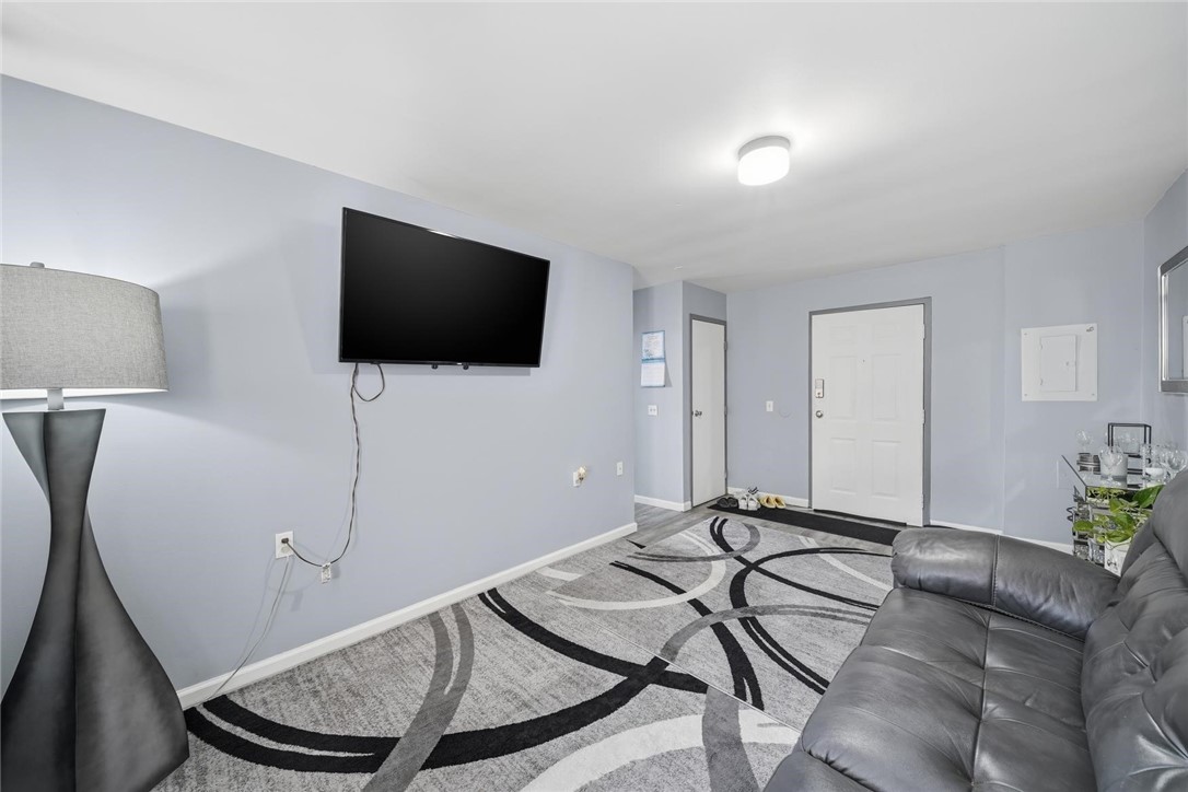 111-121 Locust Street