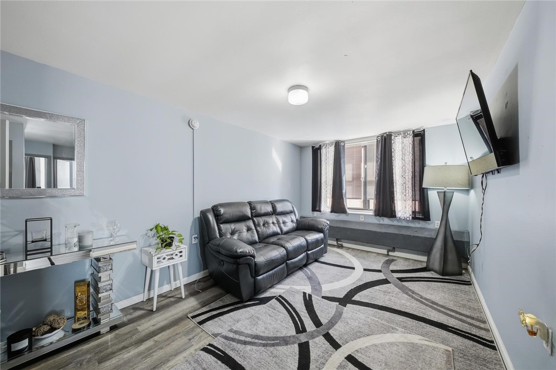 111-121 Locust Street