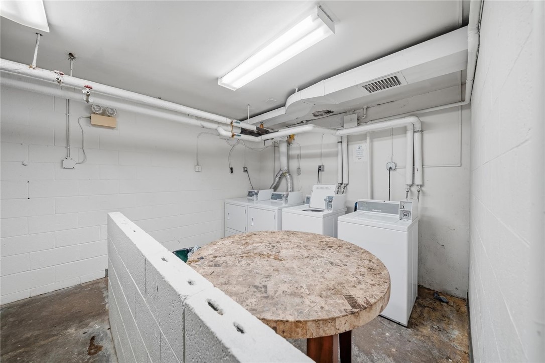 111-121 Locust Street