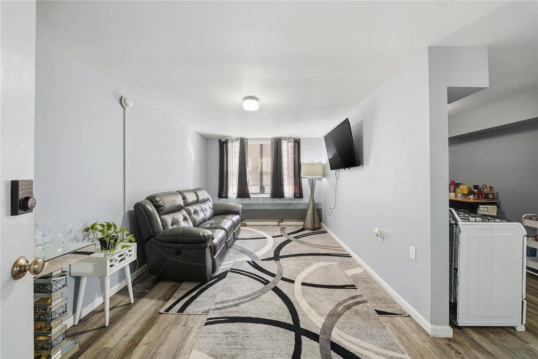 111-121 Locust Street