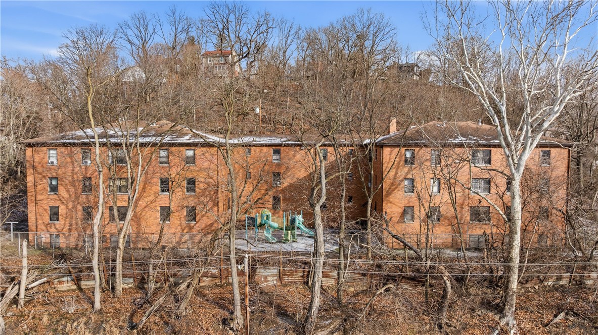 111-121 Locust Street