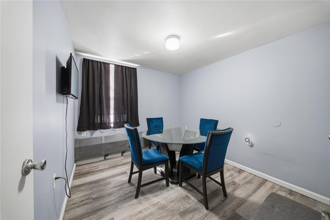 111-121 Locust Street