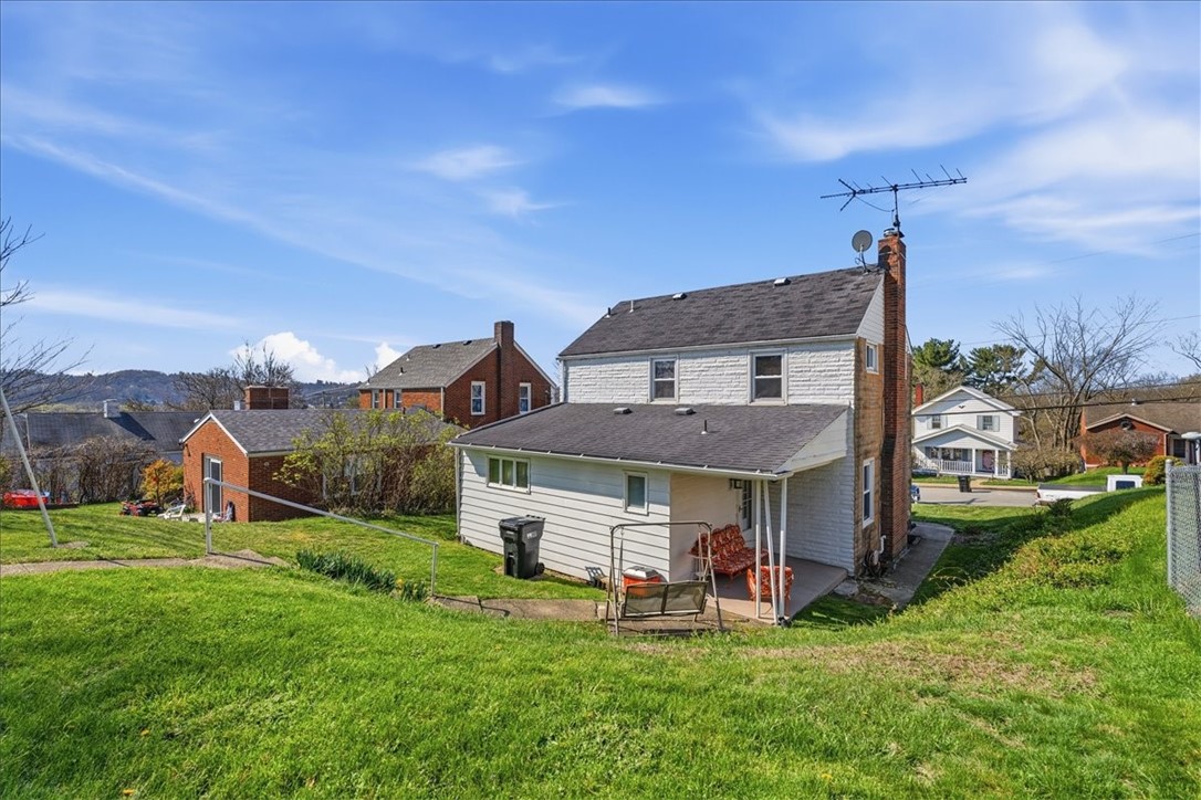 608 Grand Ave