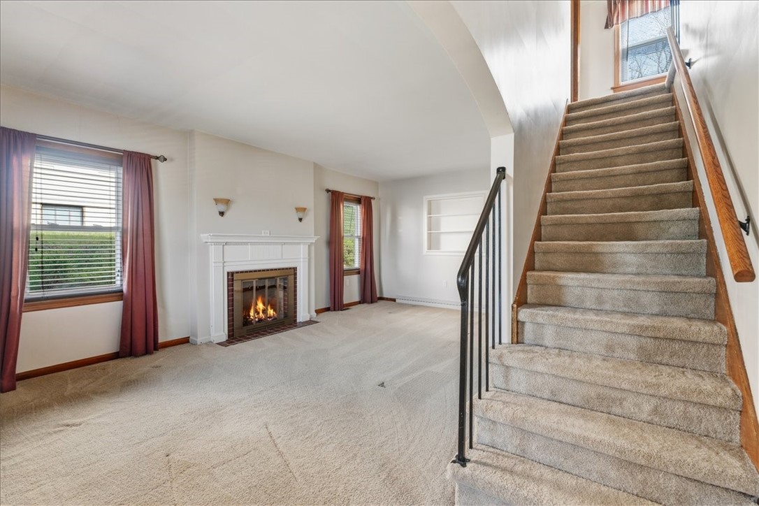 608 Grand Ave