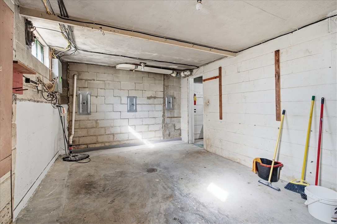 608 Grand Ave