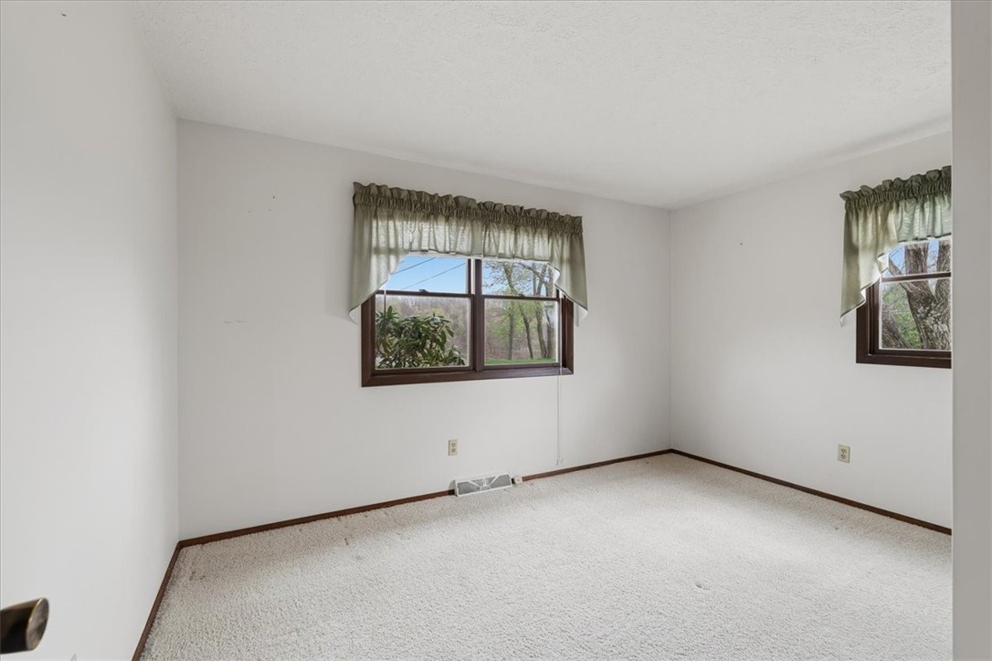 121 Rose St