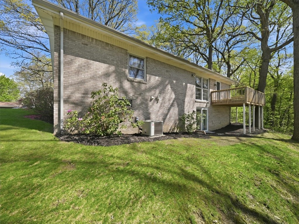 105 Louise St