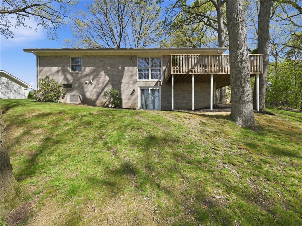 105 Louise St