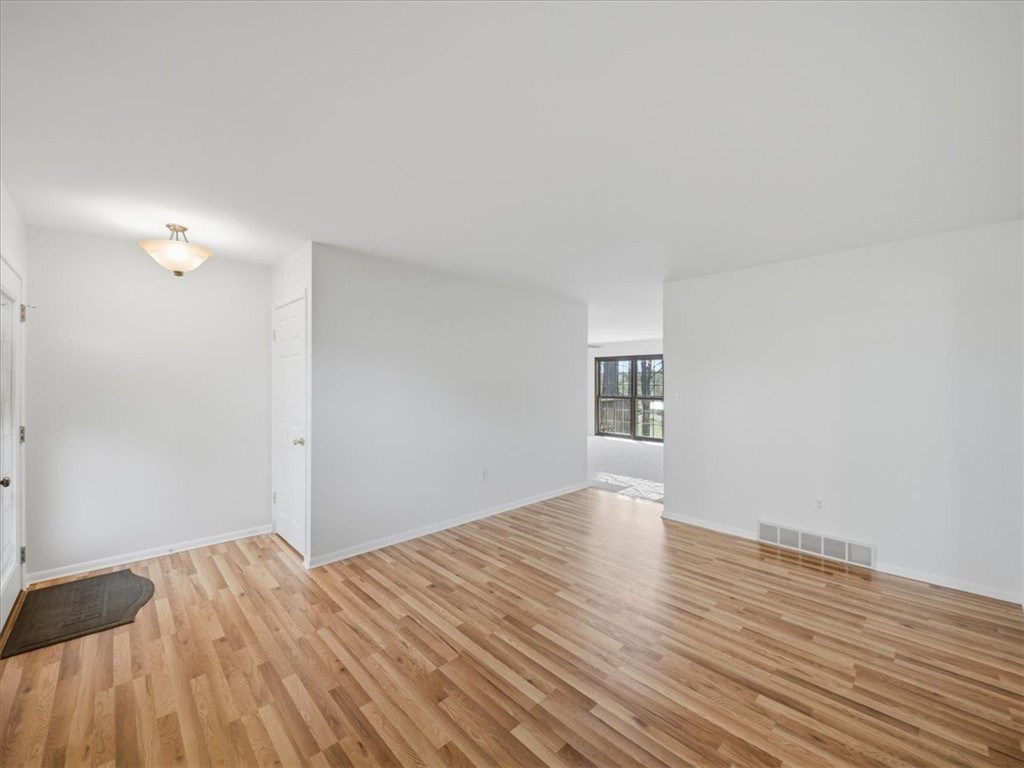 105 Louise St