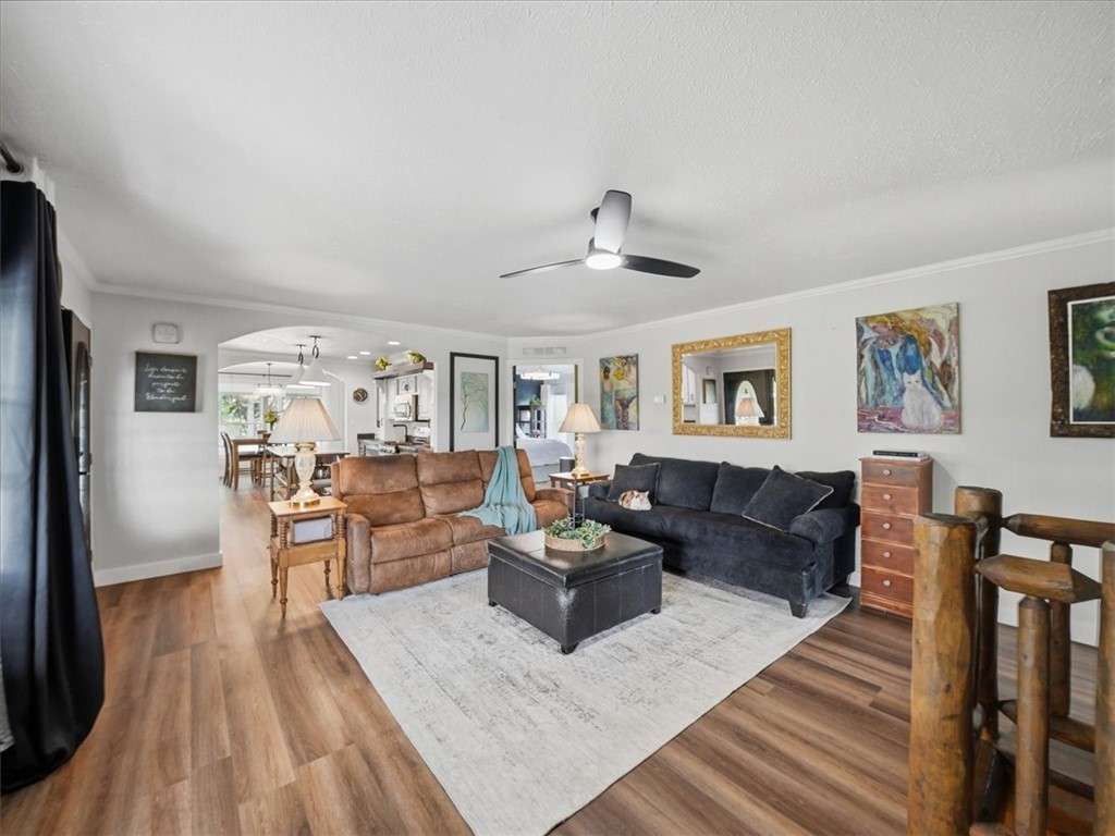 405 Forrest Hill Rd