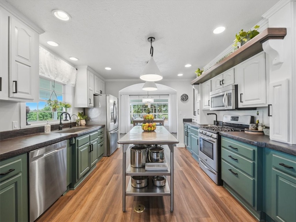405 Forrest Hill Rd