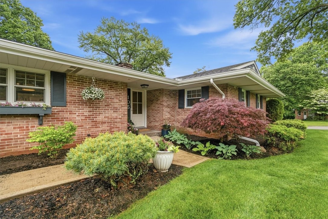 105 Appletree Dr