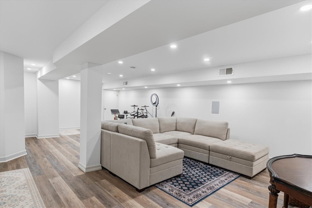 105 Appletree Dr