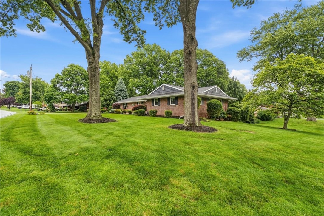 105 Appletree Dr