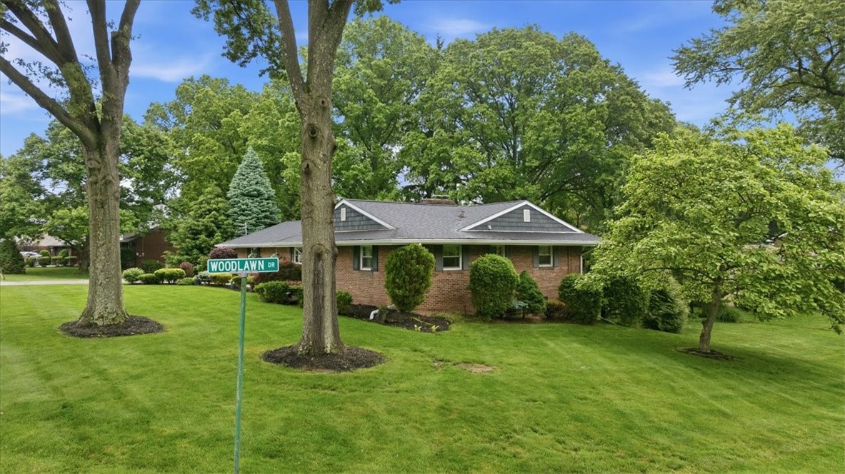105 Appletree Dr