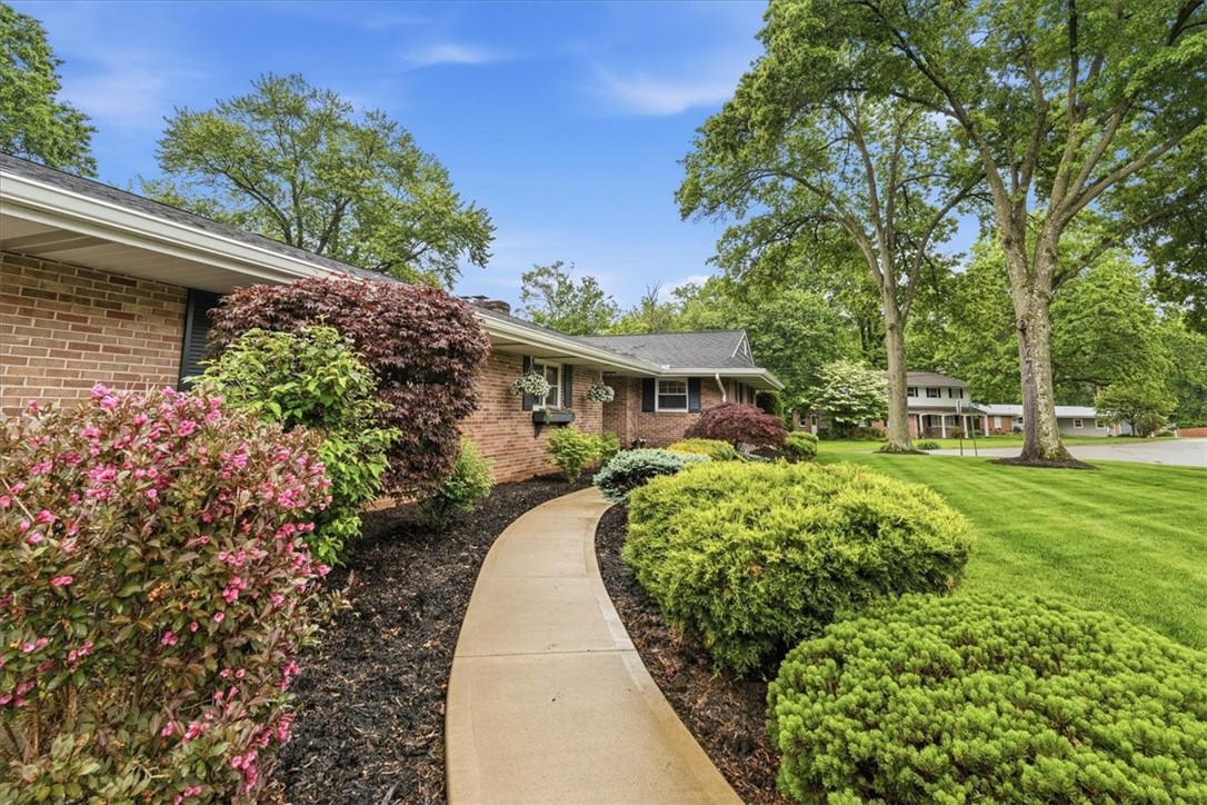 105 Appletree Dr