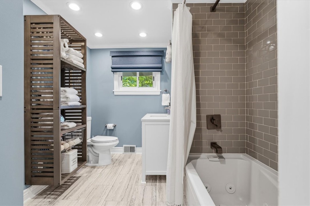 105 Appletree Dr