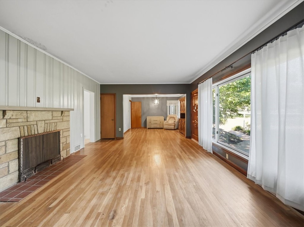 142 Center Grange Rd