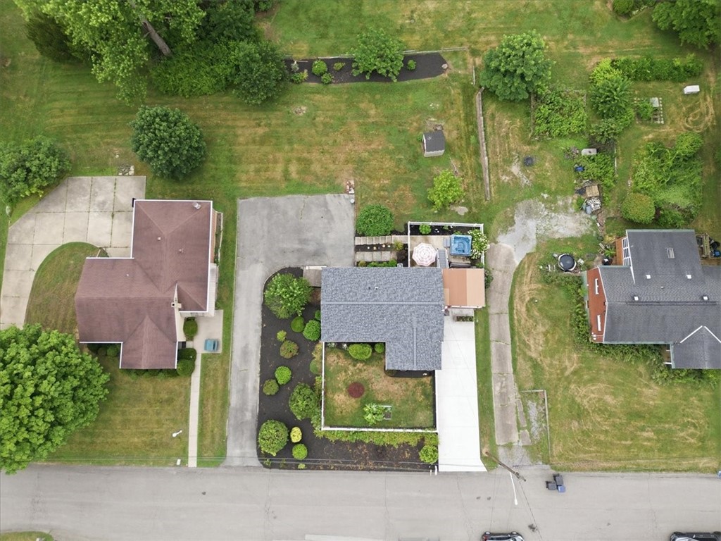 110 Crest Dr