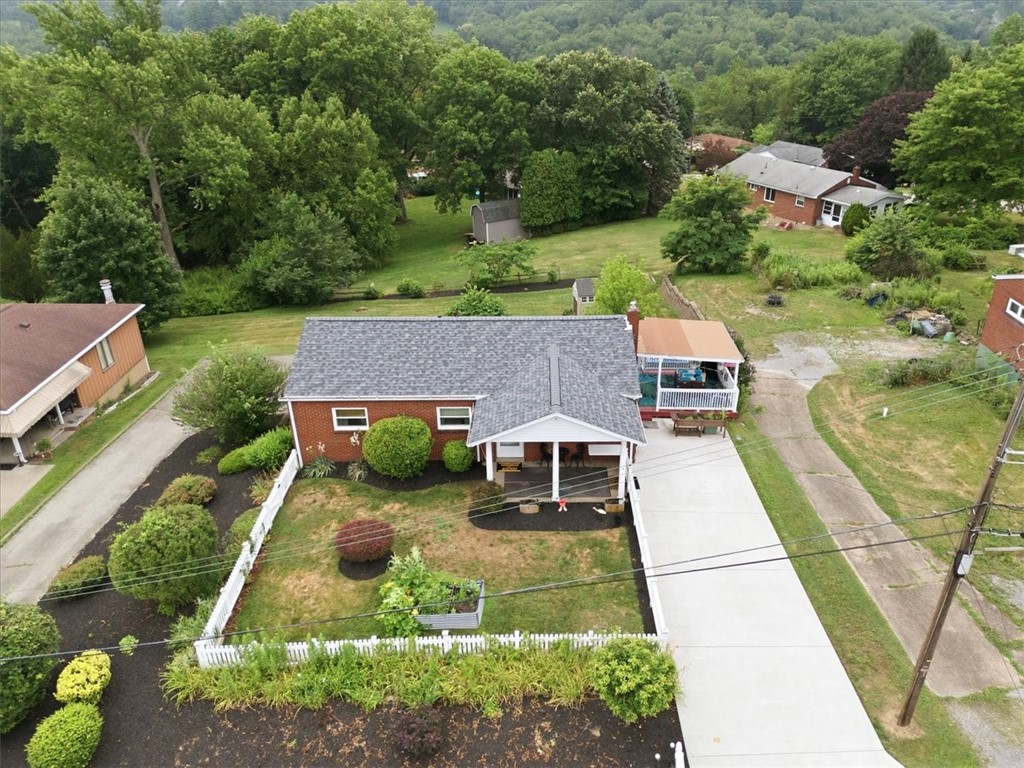 110 Crest Dr