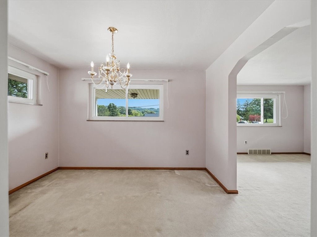 606 Golf Course Rd