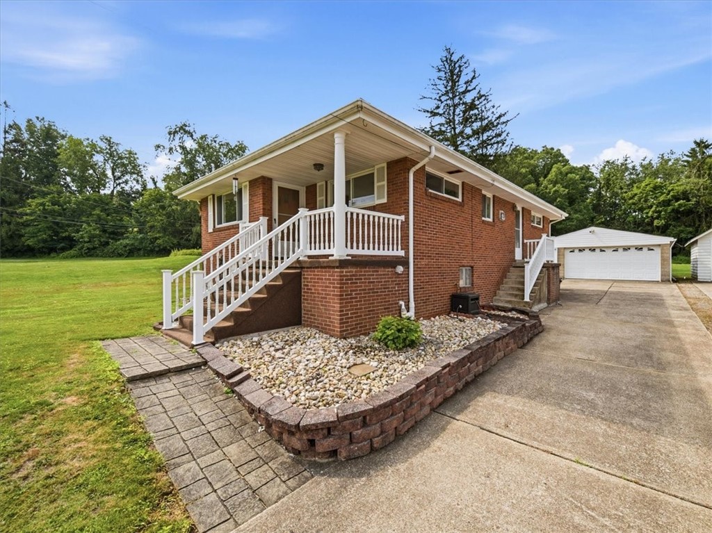 606 Golf Course Rd