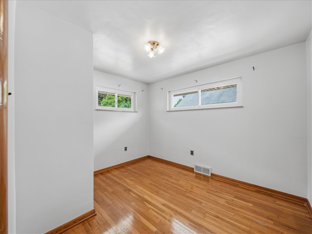 606 Golf Course Rd