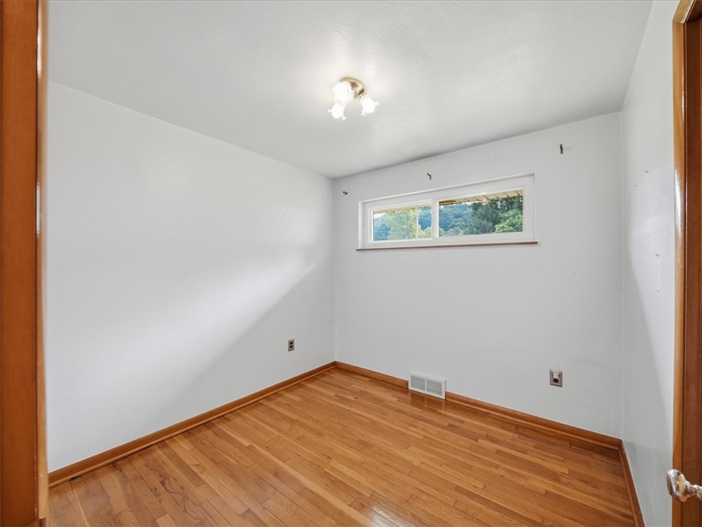 606 Golf Course Rd