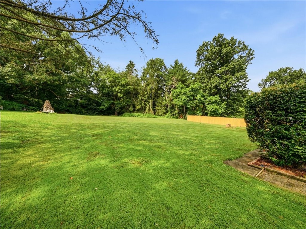606 Golf Course Rd