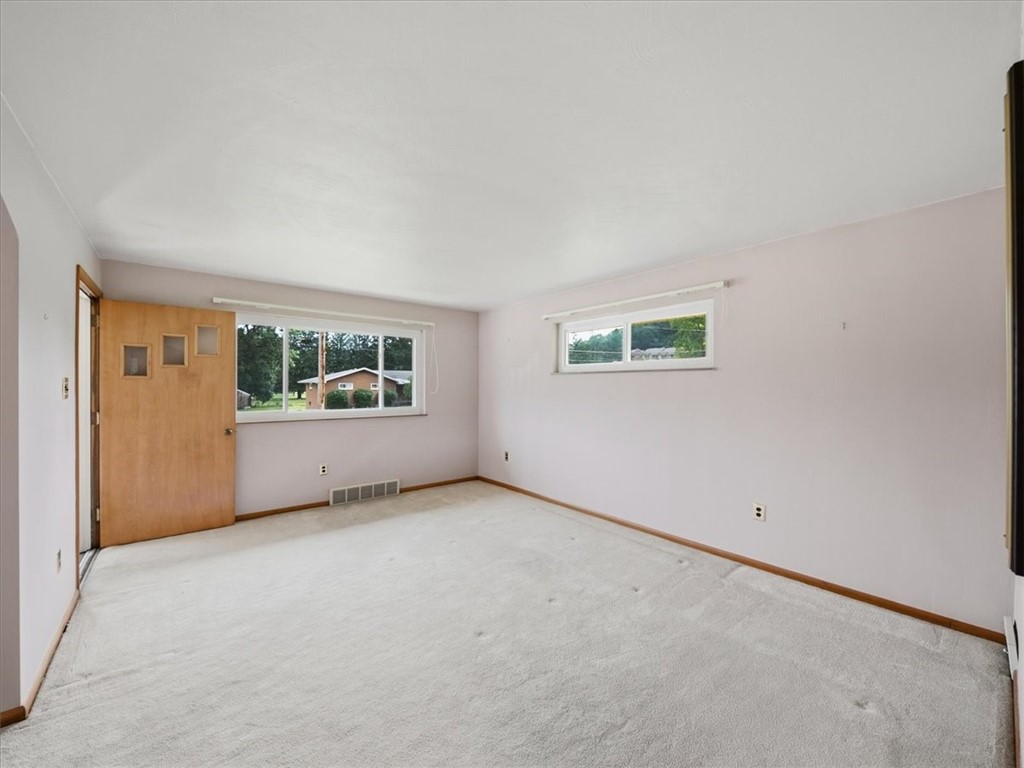 606 Golf Course Rd