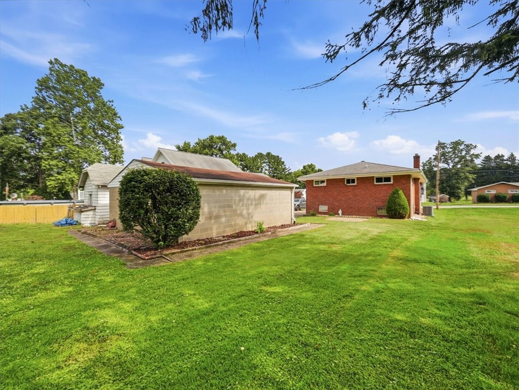 606 Golf Course Rd